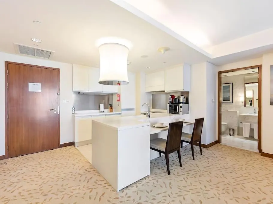 Snug Studio In Dubai Mall Steps From Burj Khalifa